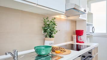 Apartemen (1 Bedroom) | Dapur pribadi | Microwave, oven, kompor, dan mesin pencuci piring