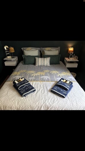 2 bedrooms, desk, iron/ironing board, free WiFi - Charming 3P Trouville Hyper Centre classified 3*. (Trouville-sur-Mer)