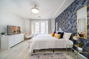3 habitaciones, escritorio, tabla de planchar con plancha y wifi gratis 