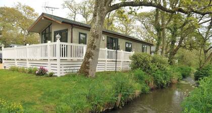 Streamside Holiday Lodge