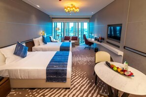 Premium bedding, desk, iron/ironing board, free WiFi