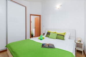 2 chambres, fer et planche Ă repasser, Wi-Fi gratuit, draps fournis