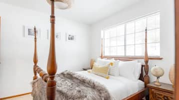 3 bedrooms, iron/ironing board, travel crib, free WiFi