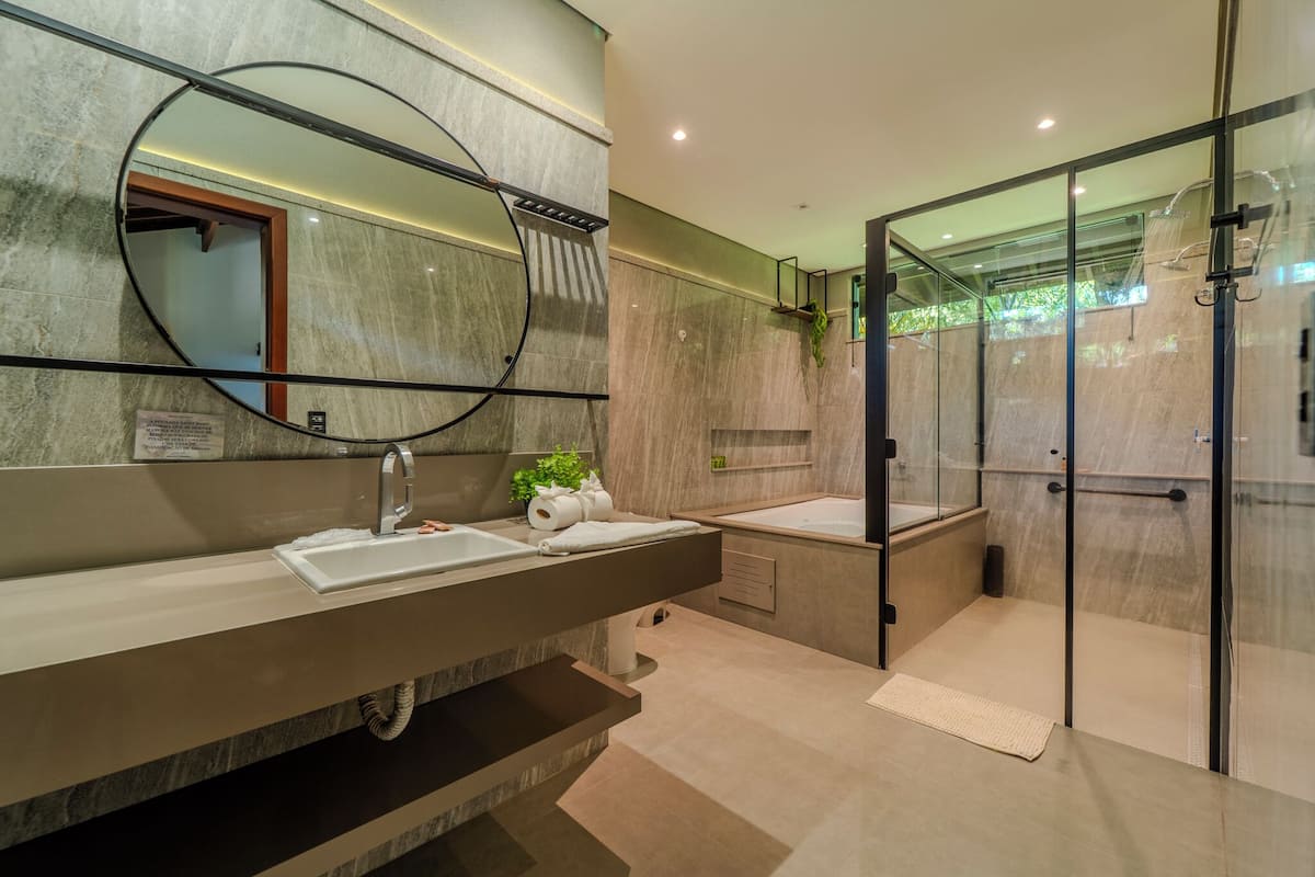 Premium Double Room | Minibar, iron/ironing board, free WiFi