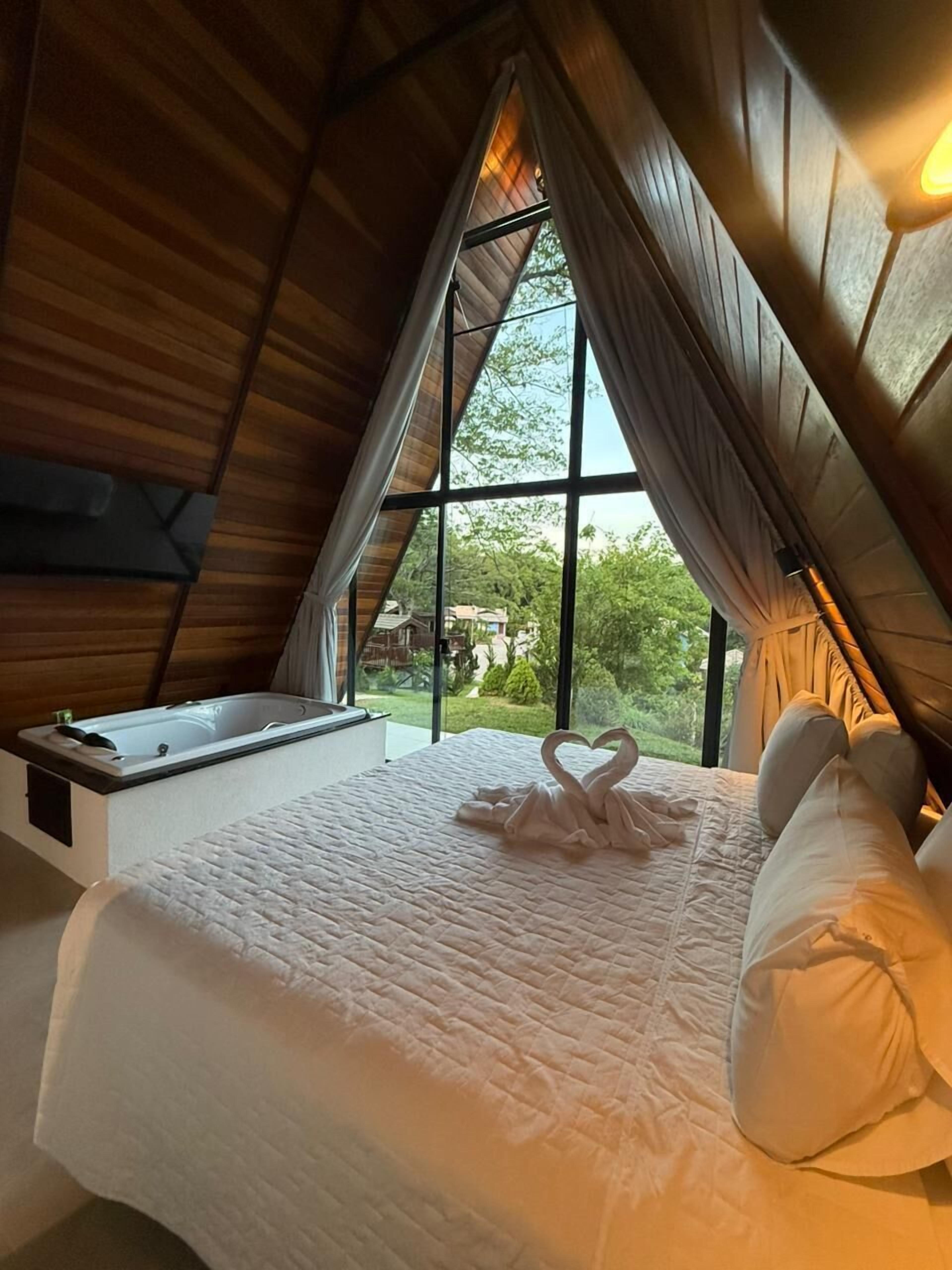 Minibar, tabla de planchar con plancha y wifi gratis 