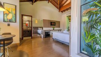 Minibar, tabla de planchar con plancha y wifi gratis