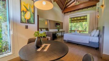 Quarto casal premium | Frigobar, ferros/tábuas de passar roupa, Wi-Fi de cortesia