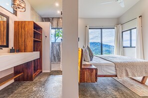 4 bedrooms, in-room safe, desk, iron/ironing board