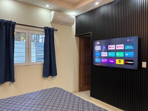 1 bedroom, pillowtop beds, desk, iron/ironing board - A downtown Sosua one bedroom 1.5 bathroom close to everything! (sosua)