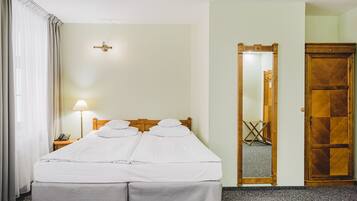 Kamar Double atau Twin | Setrika/meja setrika, Wi-Fi gratis, dan seprai linen