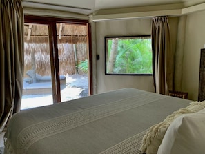 Habitación junior doble, 1 cama de matrimonio grande, vistas al jardín | Sábanas de algodón egipcio y ropa de cama de alta calidad