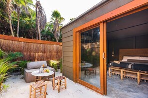 Kamar Double Desain, 1 Tempat Tidur King, pemandangan kebun | Pemandangan dari kamar