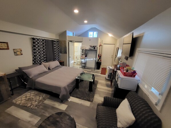 1 bedroom, WiFi - Crown royal presidential suite and fitness center (Cleveland)