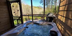 Outdoor spa tub - Vista Ridge Cabin, A Romantic Getaway in Helen, GA (Sautee Nacoochee)