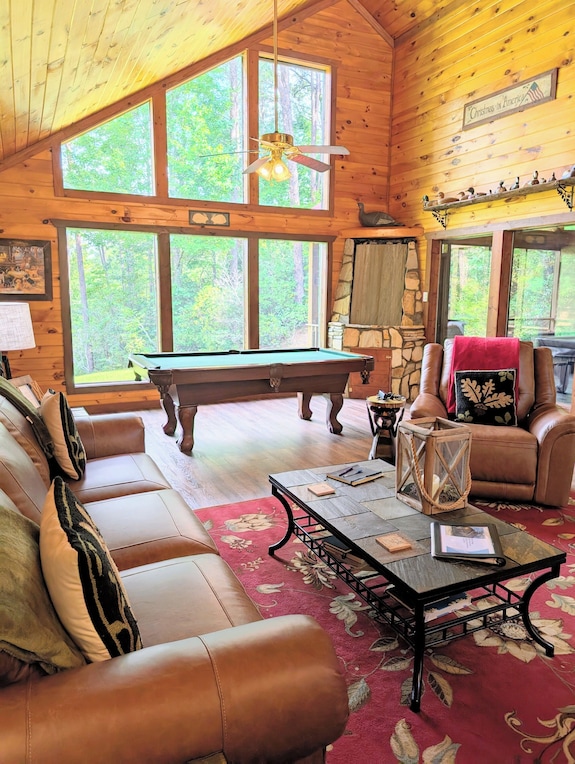 Vista Ridge Cabin, A Romantic Getaway In Helen, Ga - Helen, GA