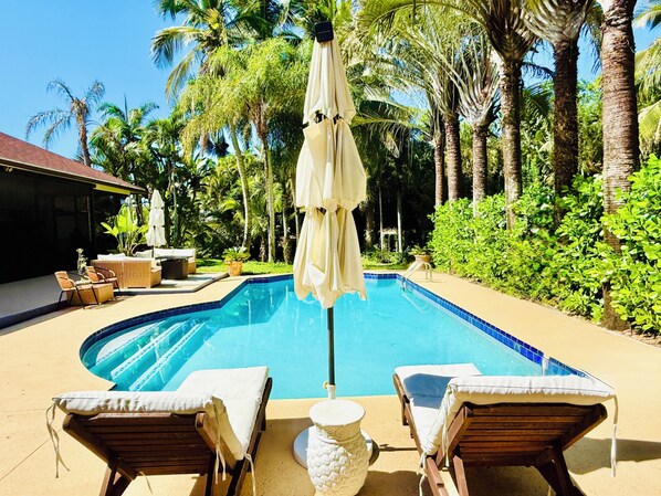 Outdoor pool - Tropical escape in a private guest cottage - 10 min from the beach! (Jupiter)