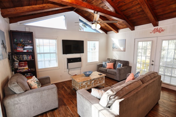 Smart TV, DVD player