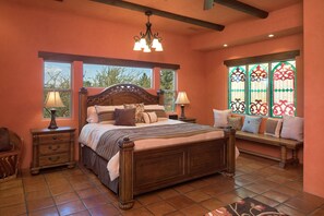 3 camere, una scrivania, ferro/asse da stiro, Wi-Fi gratuito