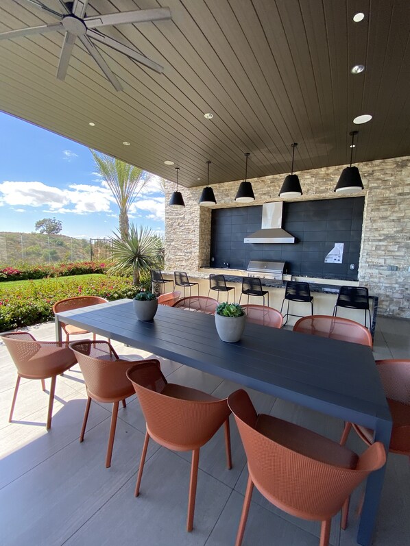 屋外ダイニングエリア