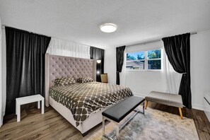 5 bedrooms, free WiFi, bed sheets