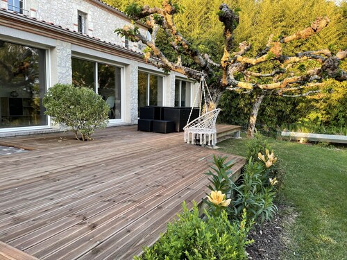 Country house with swimming pool and slide, golf course 6km