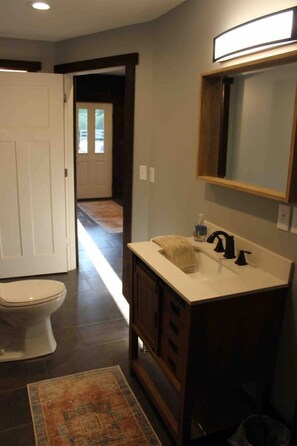 Combined shower/bathtub