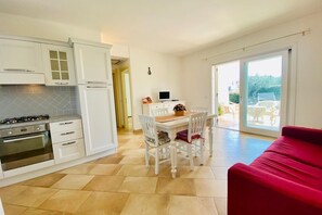 Interior - Villetta Conchiglia with swimming pool. (Case Peschiera-lu Fraili)