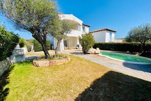 Exterior - Villetta Conchiglia with swimming pool. (Case Peschiera-lu Fraili)