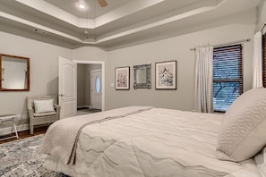 4 bedrooms, free WiFi, bed sheets, wheelchair access