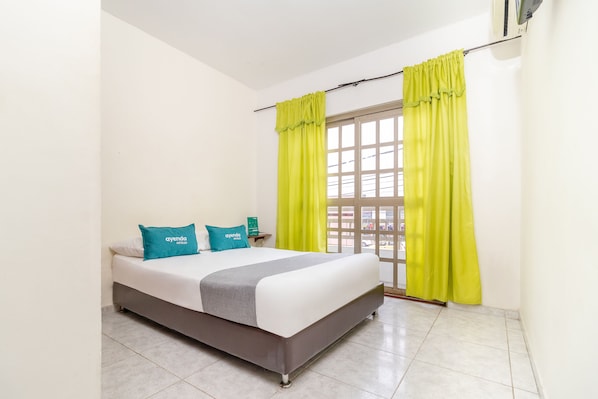 Hypo-allergenic bedding, free WiFi, bed sheets