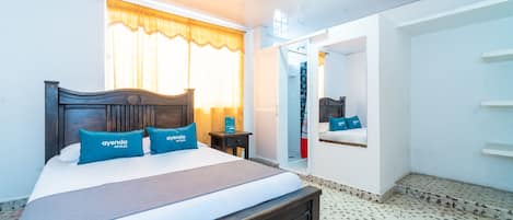 Dobbeltrom – standard | Allergitestet sengetøy, skrivebord, wi-fi (inkludert) og sengetøy