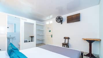 Dobbeltrom – standard | Allergitestet sengetøy, skrivebord, wi-fi (inkludert) og sengetøy