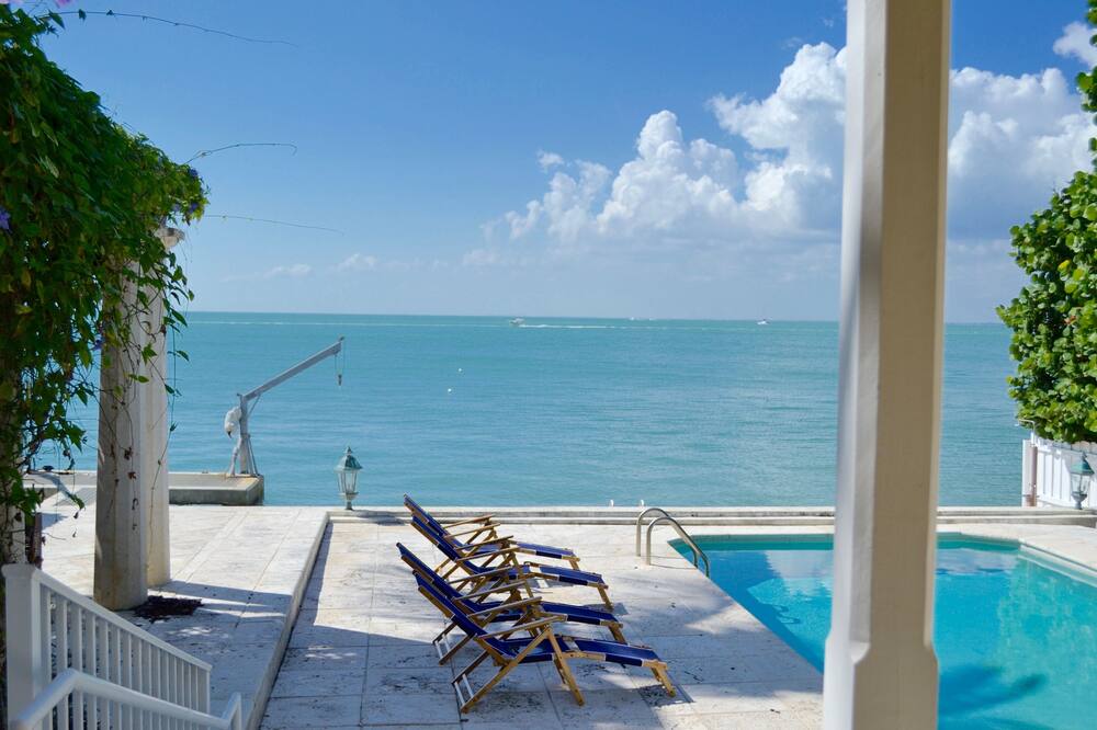Key Biscayne Villa