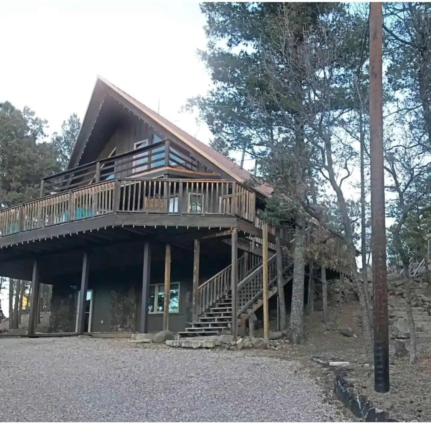 5 star views, close to town yet secluded