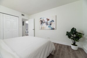 1 多间卧室、熨斗/熨衣板、免费 WiFi、床单