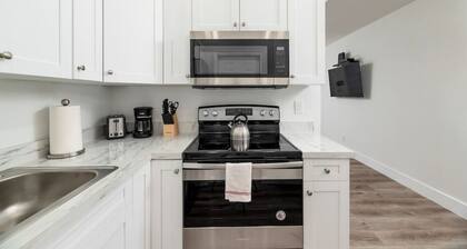 Harbordale Apartments #1 - Convenient Location!