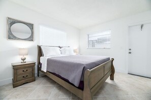 1 chambre, bureau, fer et planche à repasser, Wi-Fi gratuit