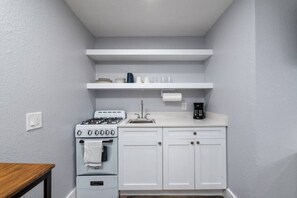 Microwave, oven, stovetop, coffee/tea maker