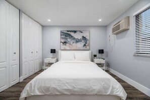 Schreibtisch, Bügeleisen/Bügelbrett, kostenloses WLAN, Bettwäsche