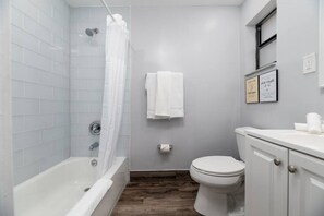 Hårtork och handdukar