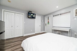 Desk, iron/ironing board, free WiFi, bed sheets