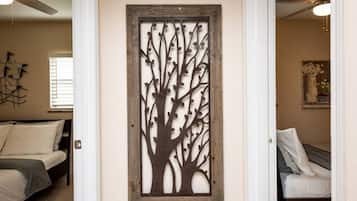 2 makuuhuonetta, työpöytä, silitysrauta/-lauta, ilmainen Wi-Fi