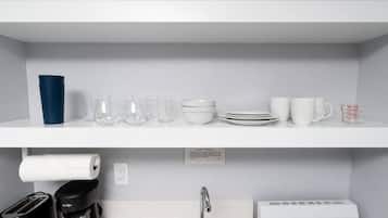 Microonde, forno, piano cottura, macchina per tè/caffè