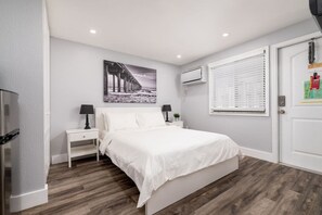 Desk, iron/ironing board, free WiFi, bed sheets