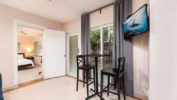 2 Schlafzimmer, Schreibtisch, Bügeleisen/Bügelbrett, kostenloses WLAN