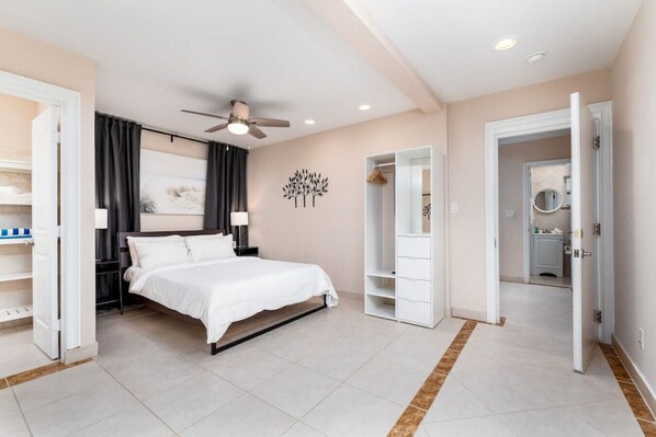 2 habitaciones, escritorio, tabla de planchar con plancha y wifi gratis