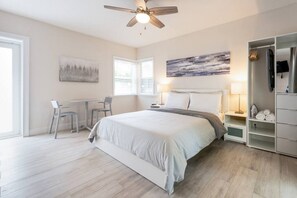 Desk, iron/ironing board, free WiFi, bed sheets - Ocean Flats #3 - Lauderdale-by-the-Sea (Lauderdale-by-the-Sea)