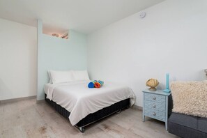 1 Schlafzimmer, Schreibtisch, Bügeleisen/Bügelbrett, kostenloses WLAN