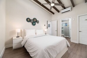 1 slaapkamer, een strijkplank/strijkijzer, gratis wifi, beddengoed