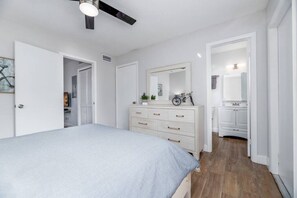 1 chambre, fer et planche à repasser, Wi-Fi gratuit, draps fournis